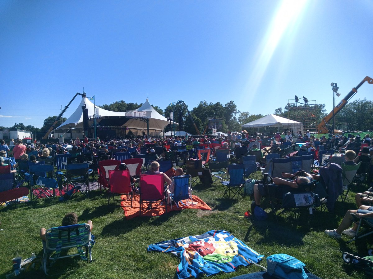 dbrodeur8's tweet image. @YESFM is at Unity Christian Music Fest. Meeting listeners, playing games and giving away prizes... Oh and listening to Courtney Ramirez, and many other artists. #iamatunity