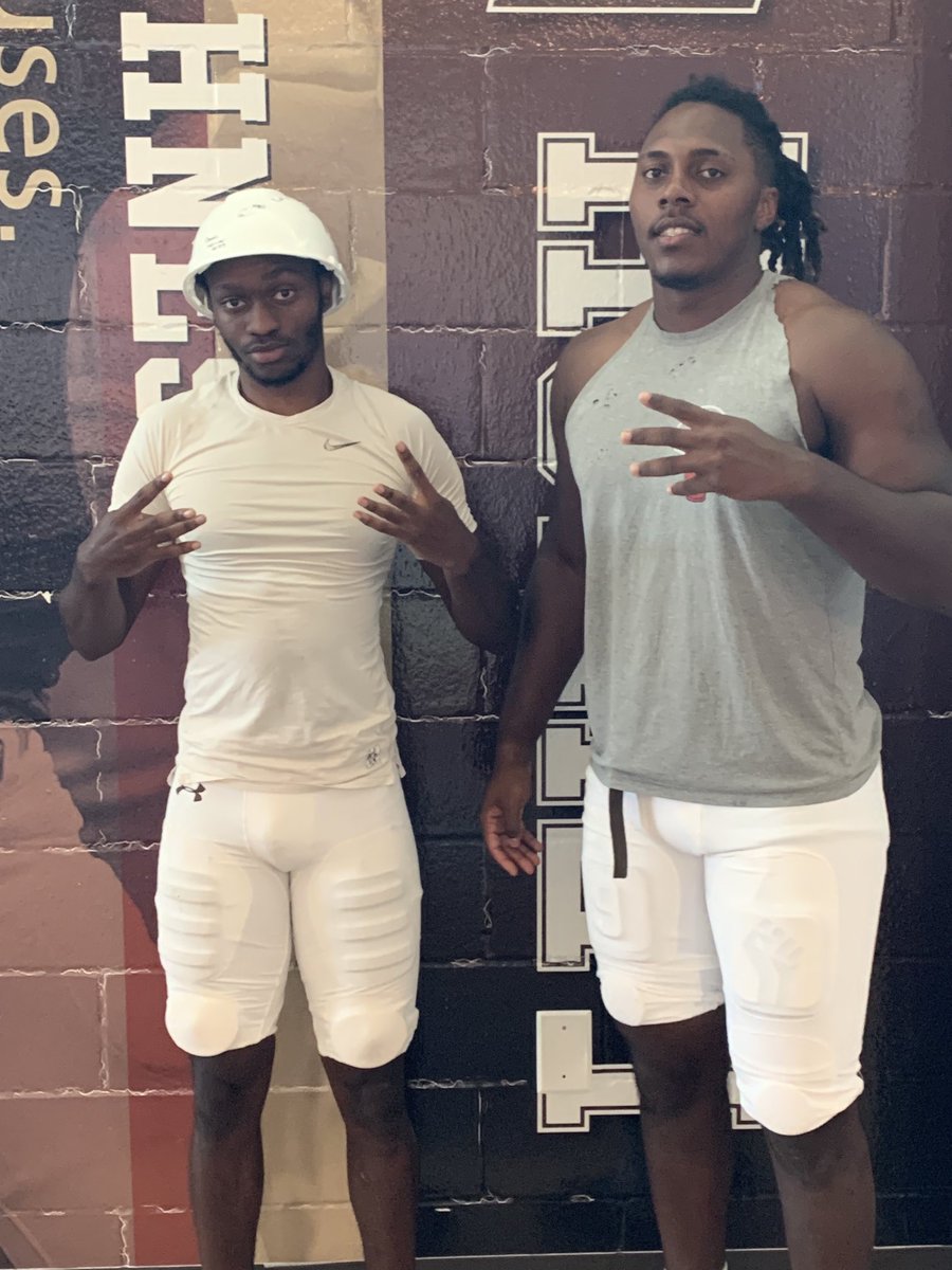 Coach_MikeKash's tweet photo. 🚨🧱🛠 Hard Hat Awards - big day for the ATL guys ⁦@mikhari_s⁩ ⁦@a_worthy22⁩ on ⁦@Q_Jones2⁩ B-Day https://t.co/k5ykGFKixF