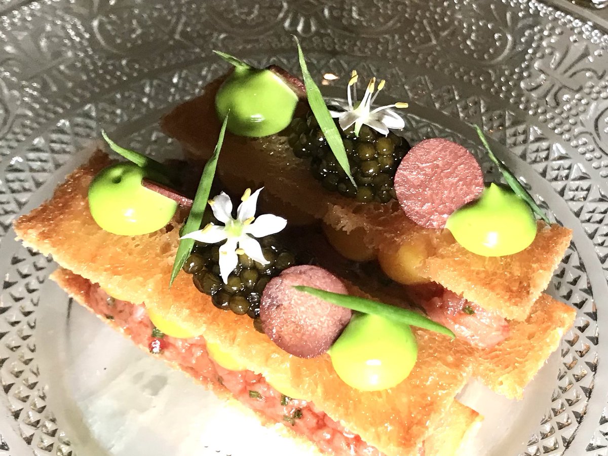 commecestbon's tweet photo. Starter “Toast Deluxe-Tartare-Egg Yolk-Caviar”, “Green Pea-Snap Peas-Buttermilk”, “Cucumber-Tuna-Ponzu” &amp; “Lettuce-Green Apple-Cabbage”

#Chainedinner #ChainedesRotisseurs #ChaineBangkokRattanakosin #IgnivBangkok #StRegisBangkok #commecestbon #dinewinestyle #สายกิน #foodies https://t.co/3SdTRgPTc2