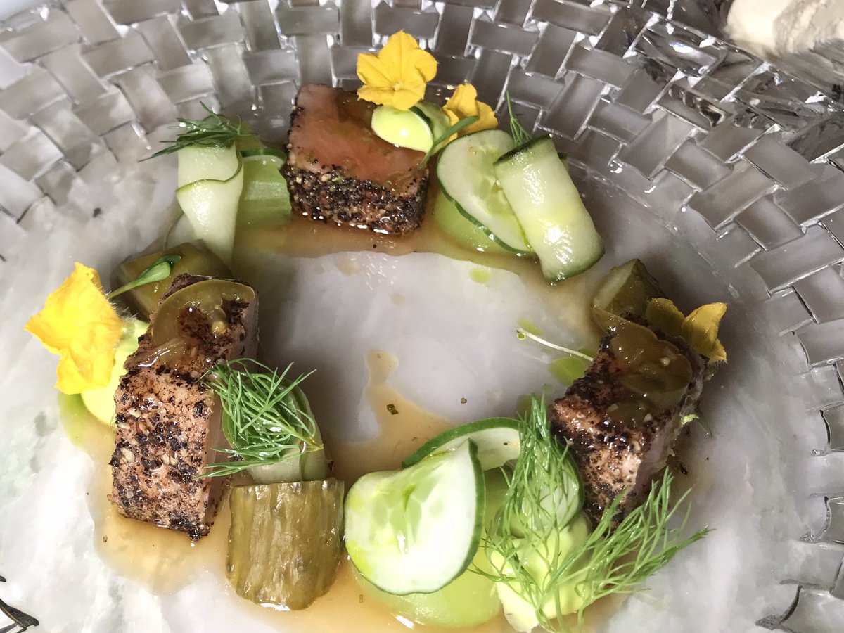 commecestbon's tweet photo. Starter “Toast Deluxe-Tartare-Egg Yolk-Caviar”, “Green Pea-Snap Peas-Buttermilk”, “Cucumber-Tuna-Ponzu” &amp; “Lettuce-Green Apple-Cabbage”

#Chainedinner #ChainedesRotisseurs #ChaineBangkokRattanakosin #IgnivBangkok #StRegisBangkok #commecestbon #dinewinestyle #สายกิน #foodies https://t.co/3SdTRgPTc2