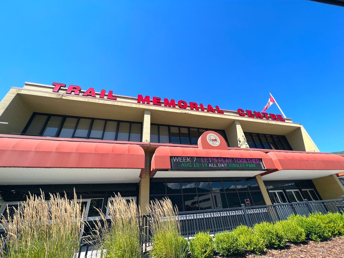 oldhockeycards's tweet photo. Just drove by this today. I have some deep roots in these parts.. #SmokeEaters #Cominco https://t.co/YYZQ8b0EpF