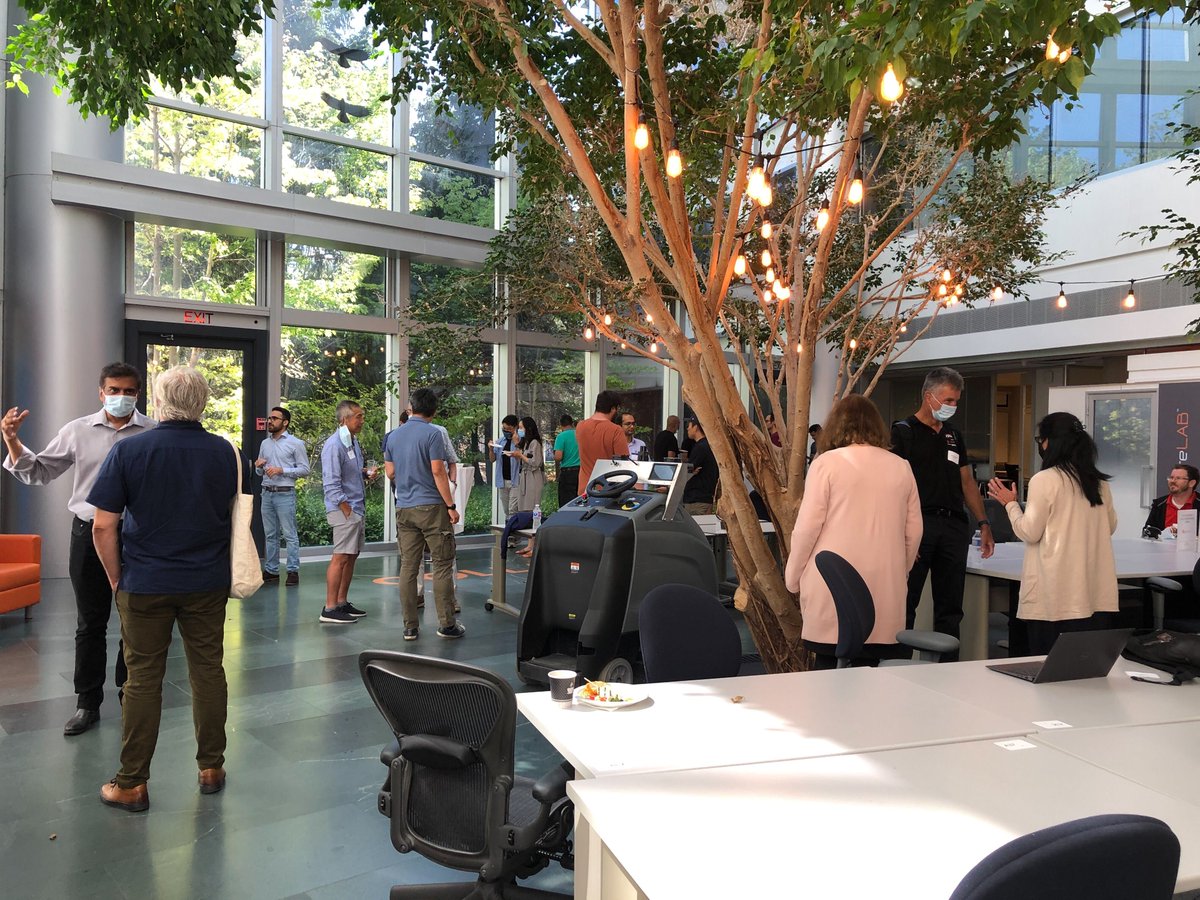 ventureLABca's tweet photo. Our Innovation Space was lively during today's Founder Summer Social. What a great opportunity to welcome founders from ventureLAB's Programs into our space to build connections and tour our Hardware Catalyst Initiative Lab. #founders #hardwarelab #innovation https://t.co/FDBt83X2y7