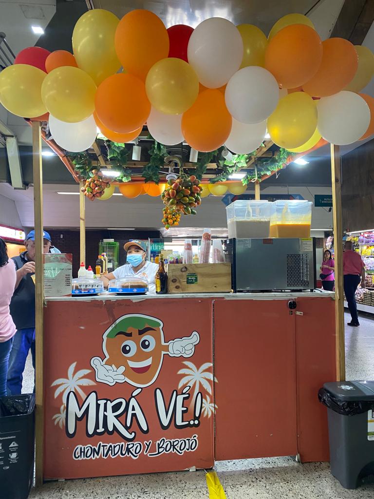MiTerminalCali's tweet photo. en Mi Terminal Cali, también podrás encontrar comidas y bebidas tradicionales de nuestra región.
#miterminalcali #sueñaconundestinoydéjalorodar #petronio #cali #región #cultura #gastronomia https://t.co/K2qSpO5T61