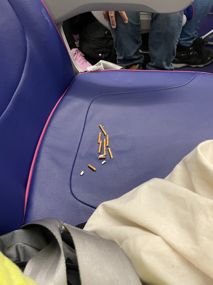 PASSEMC's tweet photo. @wizzair plane condition before departing…250€ flight without priority &amp; additional cabin luggage. At least I managed to get on the plane with one big luggage without getting caught :P https://t.co/jHLNsY8hqO