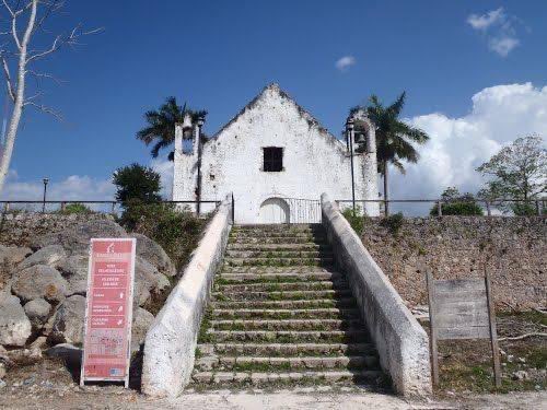 historiamaya's tweet photo. En agosto de 1847 la milicia yucateca destruyó por órdenes de un oficial dzul uno de los pueblos de la frontera oriental. En este hilo les narramos cómo y por qué los yucatecos arrasaron Tepich. https://t.co/61AFiYIkv5