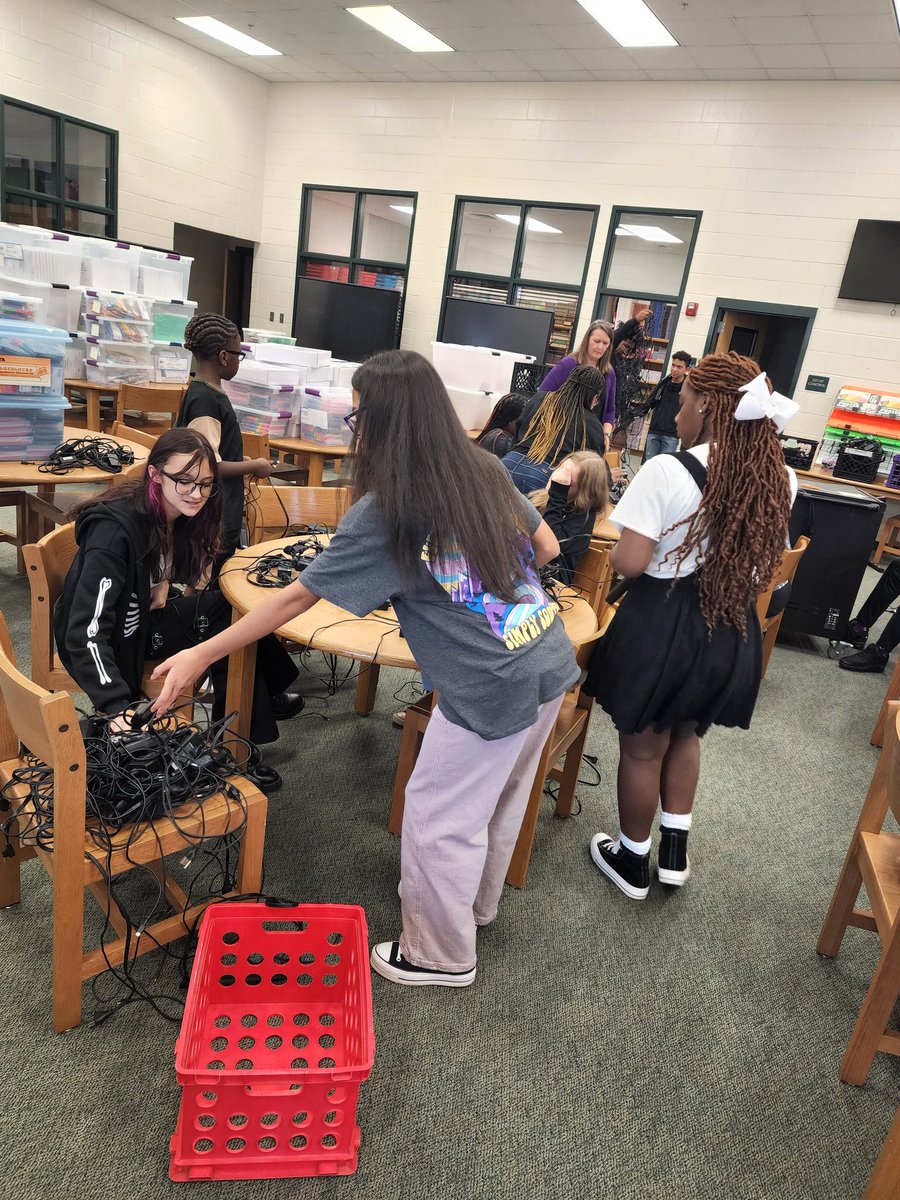 RRMSread's tweet photo. When you're absolutely overwhelmed with building carts for testing and the technology class shows up to help out. What a blessing today. Thank you Mrs. Springer and your 8th graders! @mustangkat2021 #8thgraderocks #mustangway @GSCS_ELA @GriffinSpalding @RehobothRoad @ms_murray14 https://t.co/c2vCeYYoc7