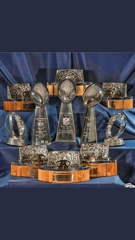 RalphDoherty1's tweet photo. @TROLLEDBYTHUNEY @KD0t_Hunch0 @Broncos @javontewill33 Its a sad,sad song https://t.co/PtQnq8hruA