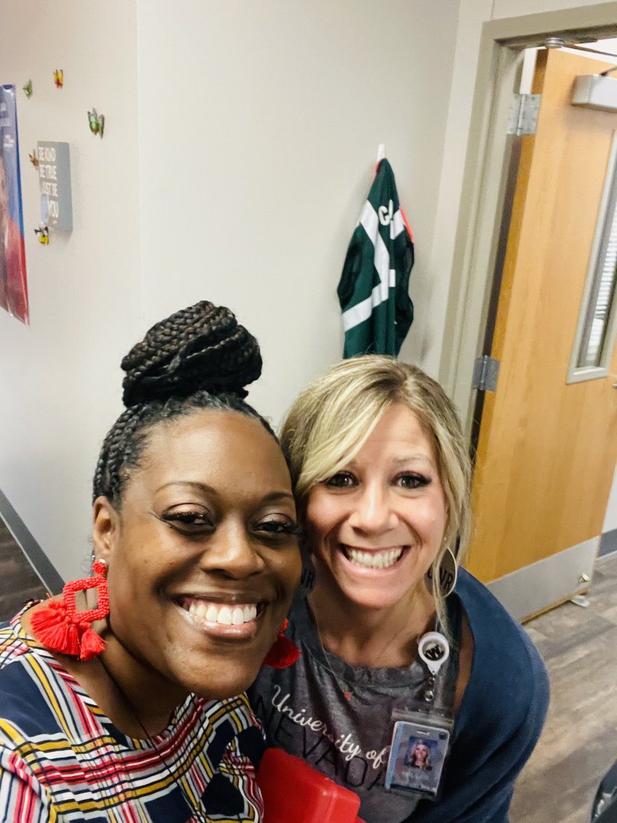 McCalister_A's tweet photo. New year!
New school!
Old friends!
Same mission!
I โฅ๏ธ it here! @WylieISD #believe #betheplus2 #firstdayofschool https://t.co/bK7nSMPpH1