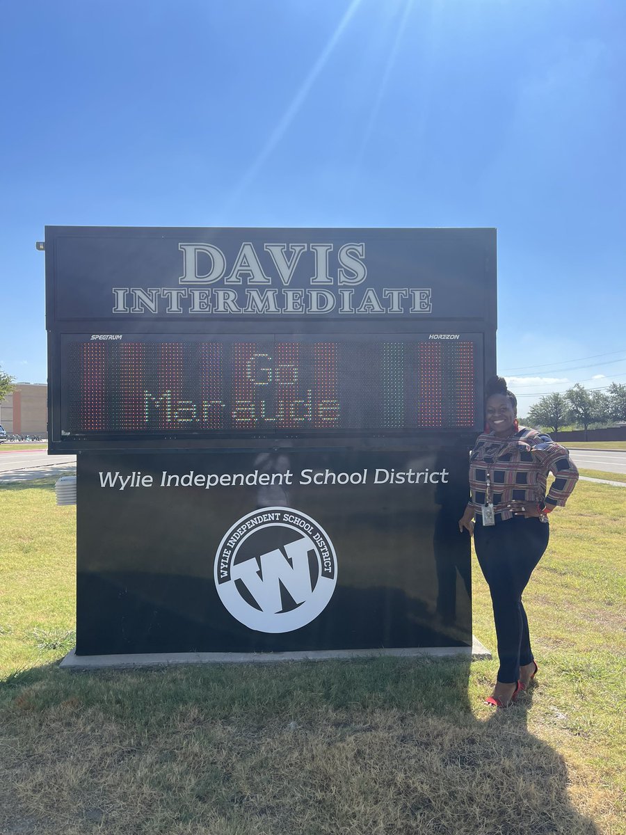 McCalister_A's tweet photo. New year!
New school!
Old friends!
Same mission!
I โฅ๏ธ it here! @WylieISD #believe #betheplus2 #firstdayofschool https://t.co/bK7nSMPpH1