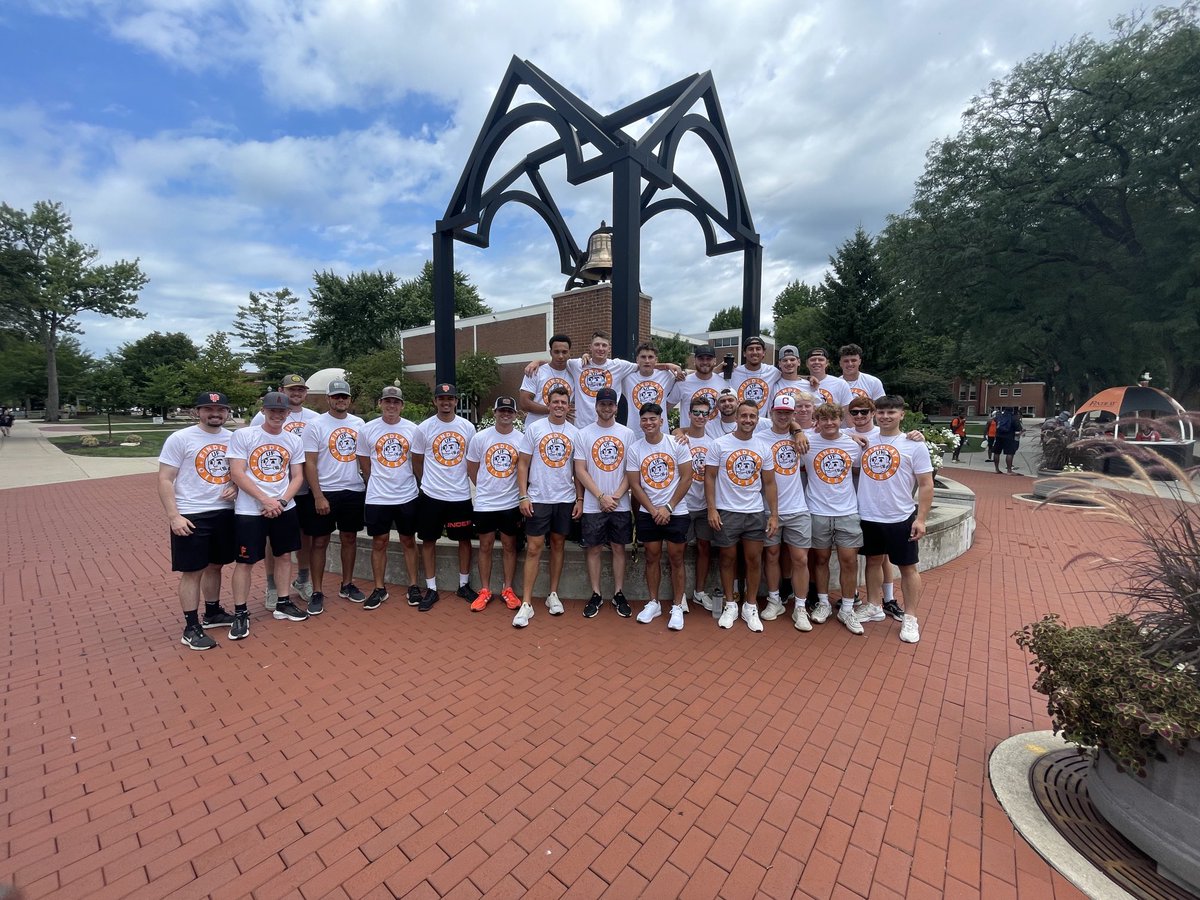 So great having our guys back on campus!

New school year is right around the corner 👀

#GoOilers #Family