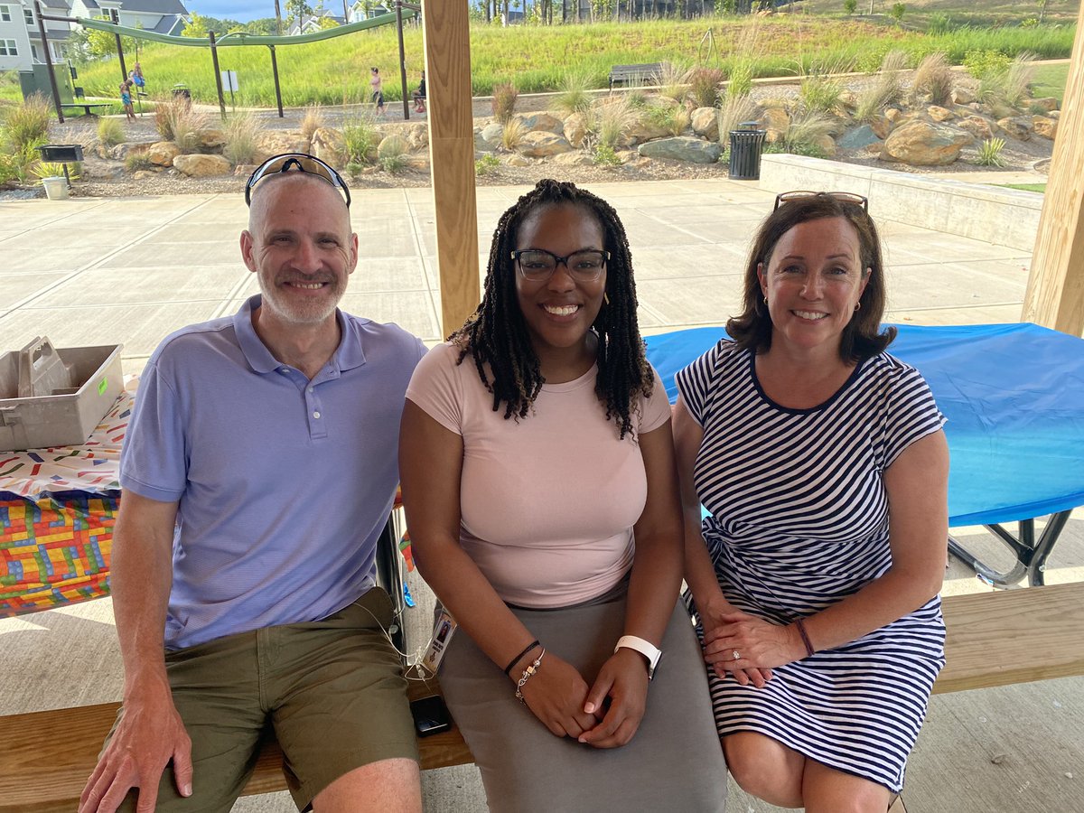 ChathamGroveES's tweet photo. Operation iconnect! CGE Admin. We are excited about the upcoming school year . #onechatham #driveto85 #staffcookout @runninginmud @dramandamoran @BrookeGHarris @DrJackson06 @melissagood48 https://t.co/cy7hkBPmcn