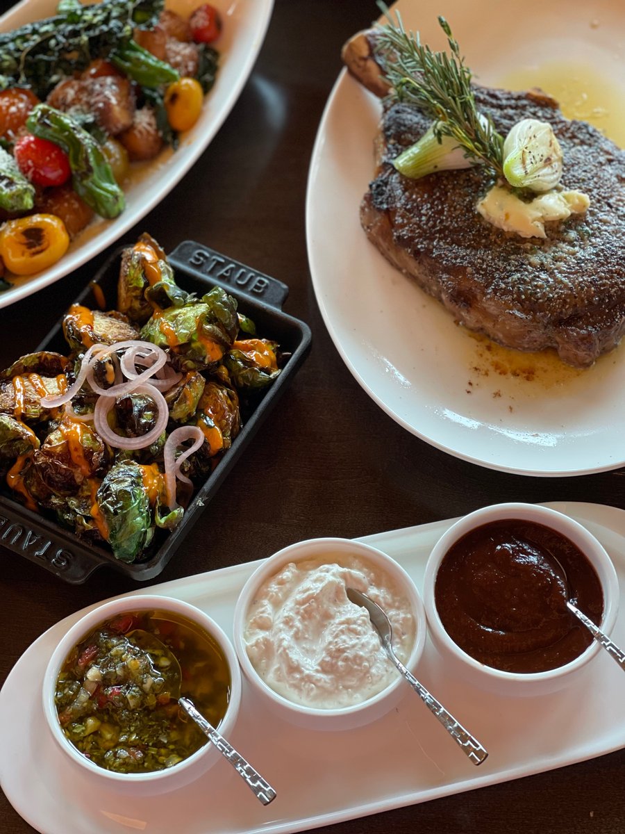 18 Oaks is always a good idea. The chefs at our on-site steakhouse create delicious, inspired dishes utilizing many ingredients from local and regional vendors. Open for lunch Tuesday through Sunday and dinner daily. #jwsanantonio