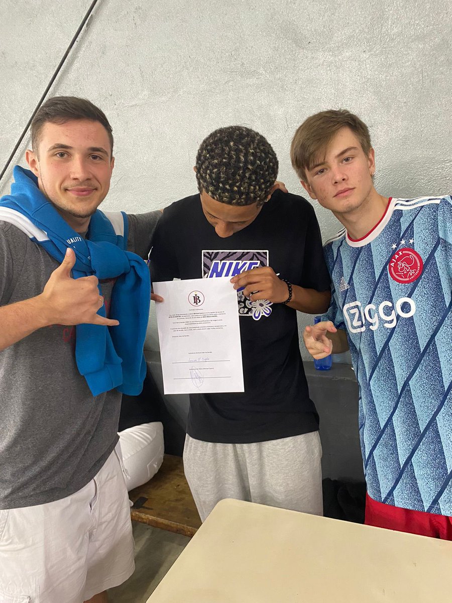 interdebentao's tweet photo. SEJA BEM VINDO, MICHAEL !!🤍💗

O craque Michael rescindiu seu contrato com o MBJ e veio fazer parte do melhor time do Bentão.
O jogador assinou o contrato com a Inter e tem grandes planos conosco. Um acordo de 2 interclasses, que promete muitas vitórias 🏆👀

#AQUIÉINTER💗🤍 https://t.co/Iz3TdXOBGp