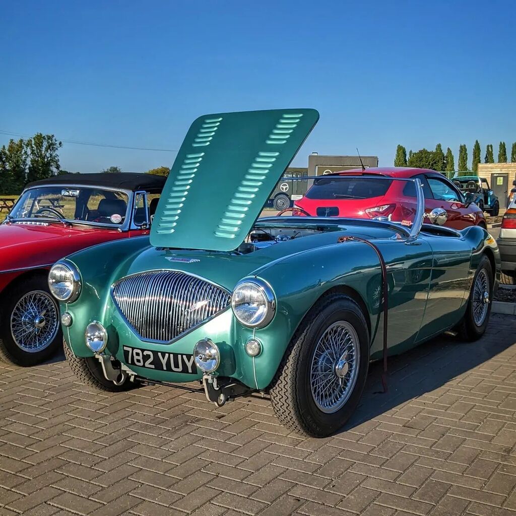 GPMcA's tweet photo. May have forgotten to take any photos of the bikes at the "Bikes and Bonnets" evening @themotoristhub... #ThereWereManyLovelyBikes #TakeMyWordForIt #IKnowYouKnowImNotReallyIntoBikesButHey #MissingBikesOfInstagram https://t.co/y6oasP8roH https://t.co/OJ7I85XwDF