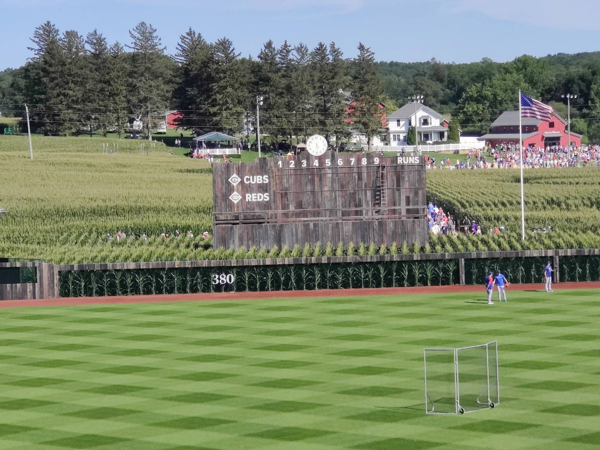 TheCubsInHaiku's tweet photo. Are we in heaven?/ It's Dyersville Iowa / That's pretty damn close https://t.co/2pattNHq6W