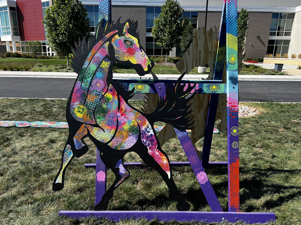 MoriartyRob's tweet image. Community. Collaboration. Creativity. Another successful community art jam with my fellow teachers in District 201 #mortonpride #festivalignite2022