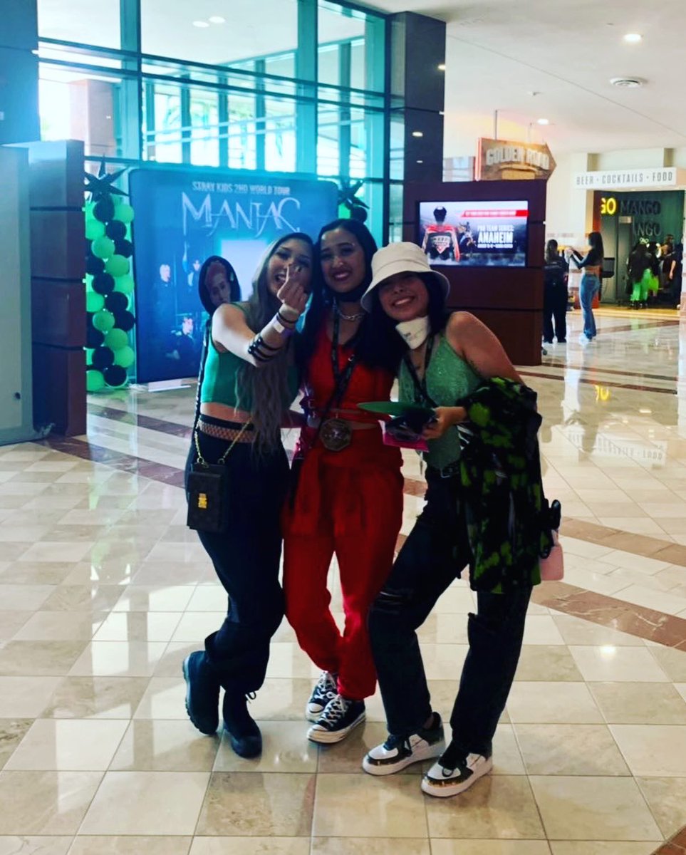 EMARESEM1405's tweet photo. Missing it💚💚 #MANIAC_SKZ https://t.co/CLxzWJPrlR