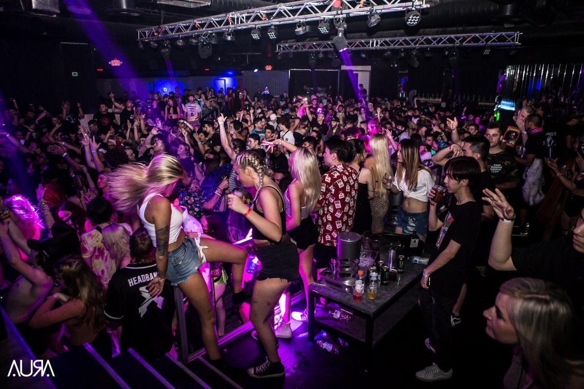 Giving away a vip section for Fridays show w/ <a href="/lifewluhkel/">Luh Kel</a> check it out:
1. Must be following us 
2. quote tweet this post, mention us  + use #winAURAvip  
2. Must be 21 or older
3. Arrive before 9:30pm
4. Winner will receive DM &amp; s/o
🍾🎟️💃🎤 <a href="/MissAllySpoon/">WhiteChyna</a>