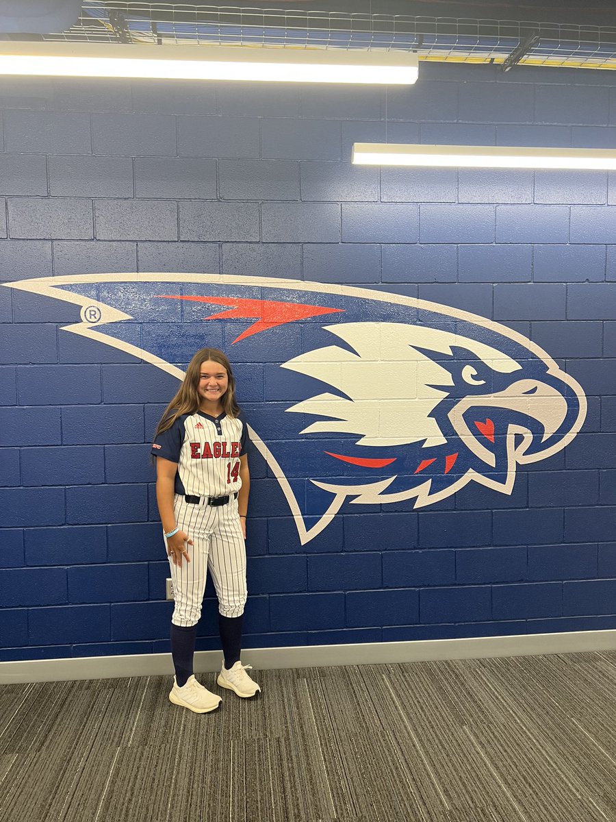 I am super excited to announce that I will be continuing my academic and athletic career at the University of Southern Indiana! I would like to thank my family, friends, coaches and teammates for helping me get here! #goscreagles ❤️💙🦅<a href="/USISOFTBALL/">USI SOFTBALL</a> <a href="/kunkle18/">Sue Kunkle</a> <a href="/MacKenziDorsam/">MacKenzi Dorsam</a>
