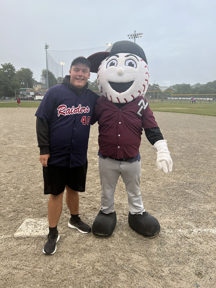 Tonight at St. Pat’s Ball Park, Raiders Super Fan “Christoper Stone” meets up with <a href="/BaseballNL/">Baseball NL</a> Mascot “Slider” for a hand shake &amp; chat.  
#LetsGoRaiders