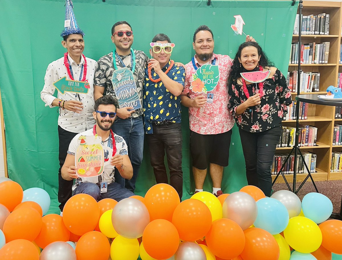 basurto993's tweet photo. Wonderful day at our Unity Reed High School today!!
So much learning, knowledge and fun!! 😍🎉
All combined makes us be ready for the upcoming school year 2022-2023. Go #lions
@ParticipateLrng 
#unitingourworld 
@UnityReedHS https://t.co/XLB4tCKqJB