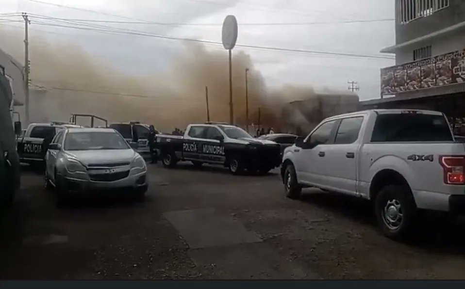 Milenio's tweet photo. VIDEO | ¡Ahora Chihuahua! 

Reportan ataques e incendios a comercios y gasolinerías en Ciudad Juárez

https://t.co/mwBpeIf1A6 https://t.co/uSVU9hbptf
