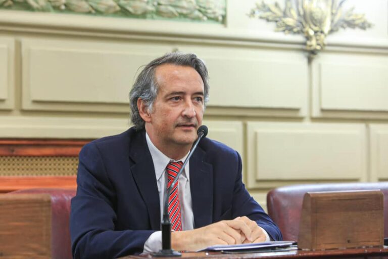 politicastafe's tweet photo. 📲 Media sanción al proyecto de @NicolasMayoraz creando la figura penal de #ContaminaciónDelAire

➡️ https://t.co/QmrouHJg8b https://t.co/mXtnIsZ4Ac