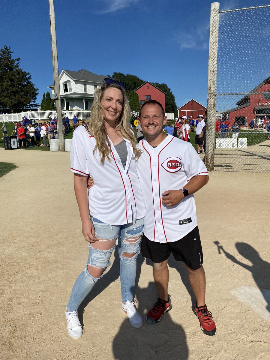 AClementsWKRC's tweet image. Cody and Heather just got engaged at home plate!!!
@Local12