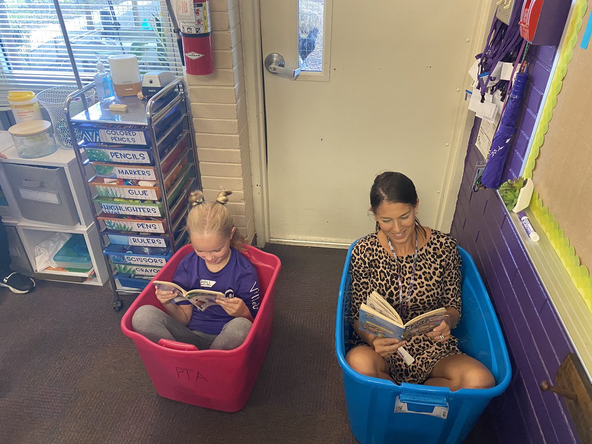 Would you read here or there? We would read anywhere! <a href="/VillasElem/">Villas Elementary</a> <a href="/LeeSchools/">School District of Lee County</a> #VillasLions