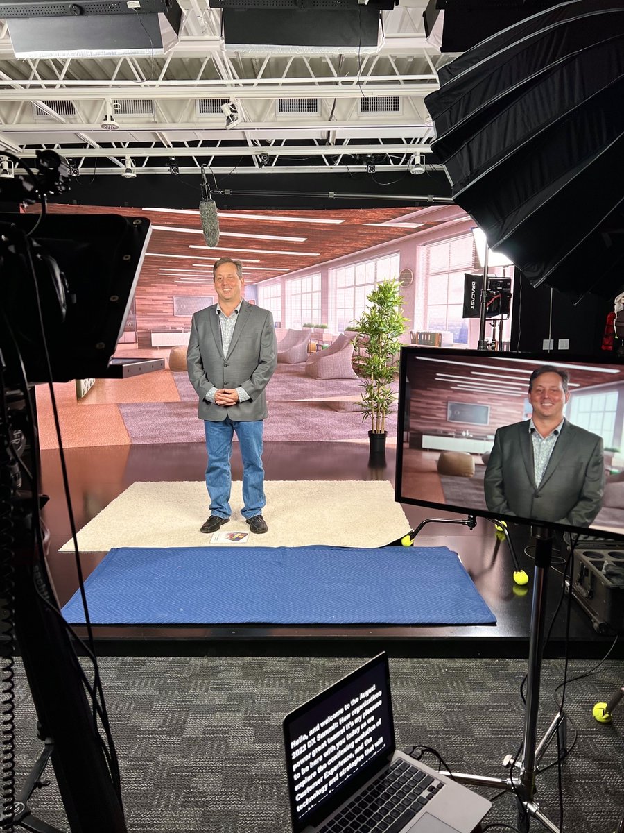 CMSWireCONNECT's tweet photo. Behind the scenes of #DXS22. Rich is ready, are you? Register now and attend from anywhere! https://t.co/kYLh9KpP0F https://t.co/1Tqq2of9hA