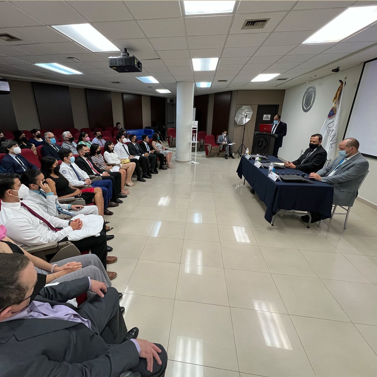 sinvest_meduanl's tweet photo. El programa #BPINVEST cumple 10@ en 2022; hoy graduamos a 20 investigadores jóvenes que concluyeron satisfactoriamente este programa los cuales forman parte hasta el momento de 43 artículos en extenso ligados a 30 servicios y departamentos y si numerables co-autores y mentores. https://t.co/BGfXwjvwKi