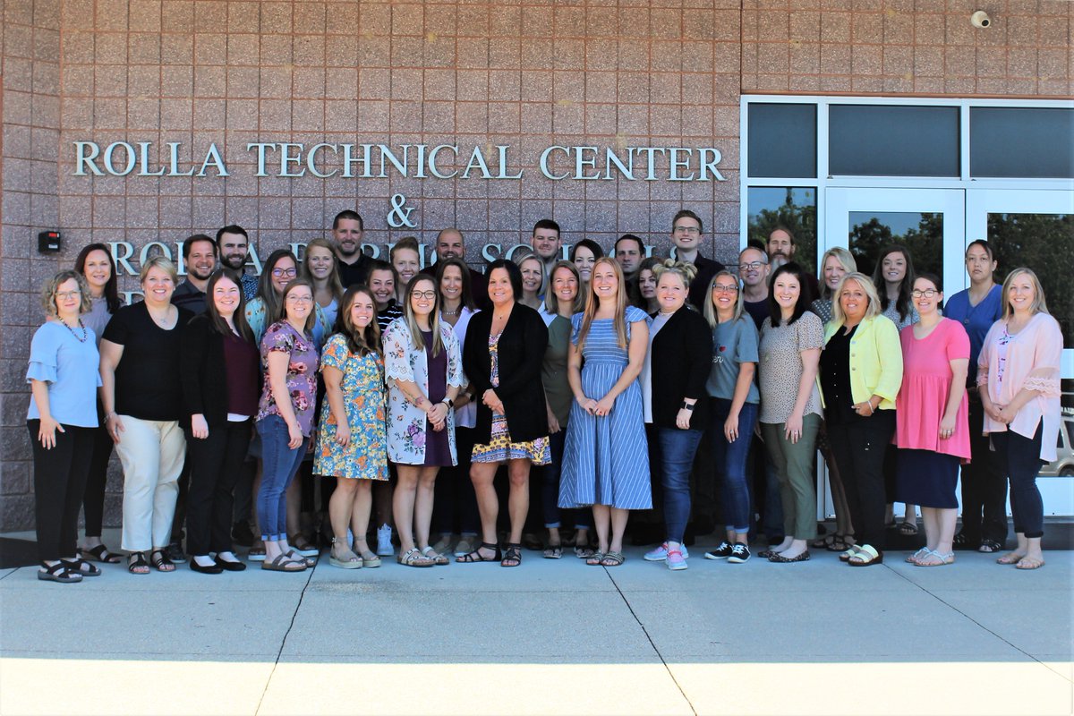 R31Official's tweet photo. 🐾WELCOME TO BULLDOG NATION! 🐾

Thirty-Eight new faculty members officially launched their first year at the Rolla 31 School District today, and we couldn't be more proud of this exceptional group!  We look forward to helping them get ready for an amazing year in Rolla! https://t.co/VvEtXIvu2V