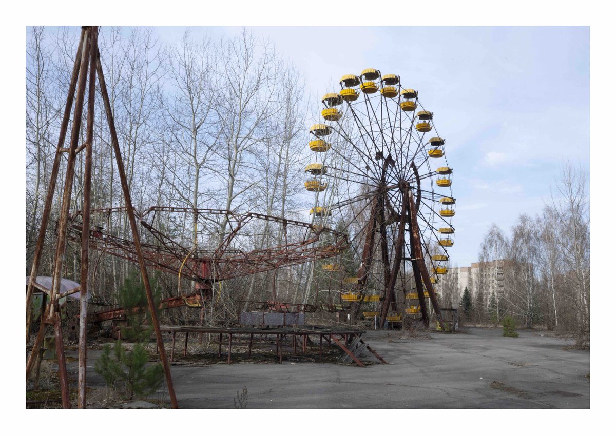 Opinión | "La ciudad es una presencia silente que va revelando su degradación a través del tiempo".   

La modernidad en ruinas propuesta por Raúl Ortega Ayala representa el florecimiento de una naturaleza marcada por la radiación. 

bit.ly/Raul-Ortega-Ay…