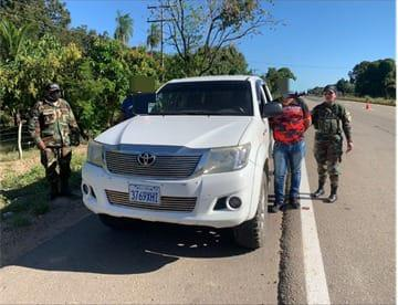 noticiasfides's tweet photo. 🔵 #ANF | #Seguridd La Fuerza Especial de Lucha Contra el Narcotráfico (FELCN) incautó 33,1 kilos de cocaína que estaban en poder de dos sujetos que fueron interceptados en la carretera que une #SantaCruz con #Cochabamba. https://t.co/tqHua60cFd