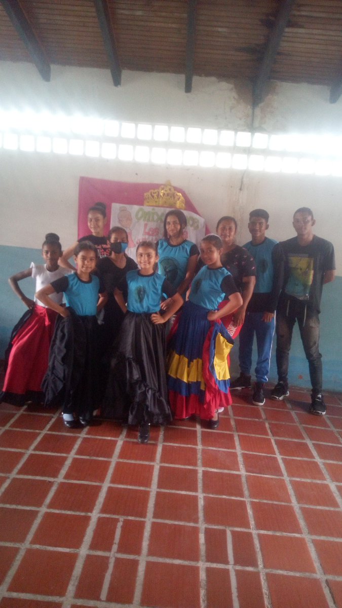 1ereje's tweet photo. @VillegasPoljak A.C.Onix Dance solicitamos.nos material textil (telas) zapatos para flamenco ya que los padres y representantes no cuentan con los recursos para confecciones de trajes de niñas Contactos 04264481311 y 04127465995 Saludos https://t.co/TRpoOO1MOY