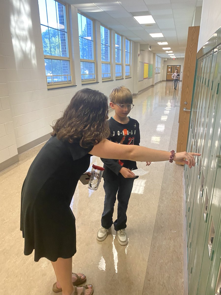 allinkidswin's tweet photo. Thank you Ms. Etherington for volunteering your time. Our @DennisBulldogs team appreciates YOU! #futureteacherinthemaking https://t.co/2HVrvPweLK