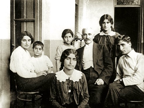 Hovhannes Tumanyan with his family, Tiflis (Tbilisi), Russian Empire, 1914