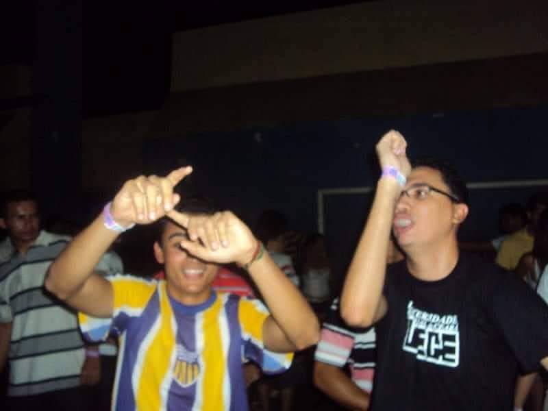 caio_2806's tweet photo. Dia do renascimento de uma foto em um dos dias mais massa que já tive, pena que não lembro de muita coisa!! Kkkk Parabéns bebo egua @SamuelAvelino!! Que teu novo ciclo seja repleto de saúde e felicidades!! https://t.co/zCITSGLO7V