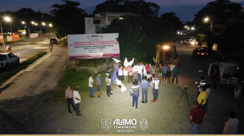 vmtv_12's tweet photo. Últimas Noticias: Lilia Arrieta da banderazo de obra en tres comunidades.

Álamo Temapache,Ver.- La Presidente Municipal Lilia Arrieta alcalde, dió el banderazo de arranque a los trabajos en materia de o... #LiliaArrietaDaBanderazoDeObraEnTresComunidades https://t.co/kK7YdbDx8K