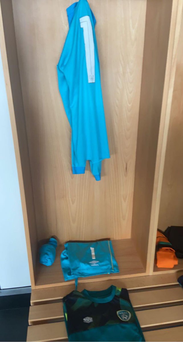 CarlWidger's tweet photo. Today my daughter Chloe started in goal for the Ireland U16 soccer team. And I’m unashamedly &amp; ridiculously proud. As are her siblings Robbie, Rachel &amp; Emma ❤️ And I’m ridiculously proud of all of my kids ❤️ https://t.co/vQzXhwjTbE