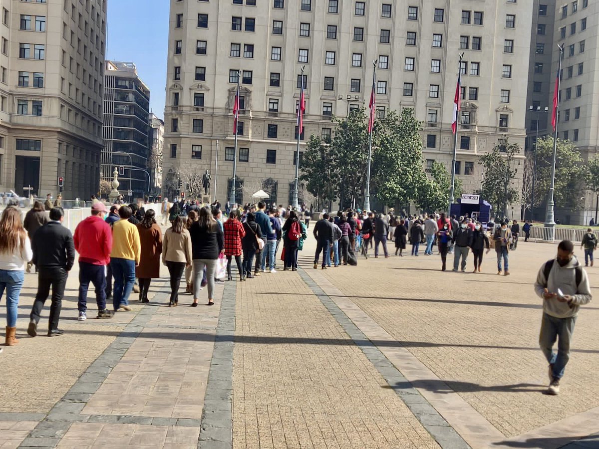 Nellatronic's tweet photo. Nunca mejor puesto el nombre de la “Plaza de la Constitución” 🤩 https://t.co/1xS4zWRCCG