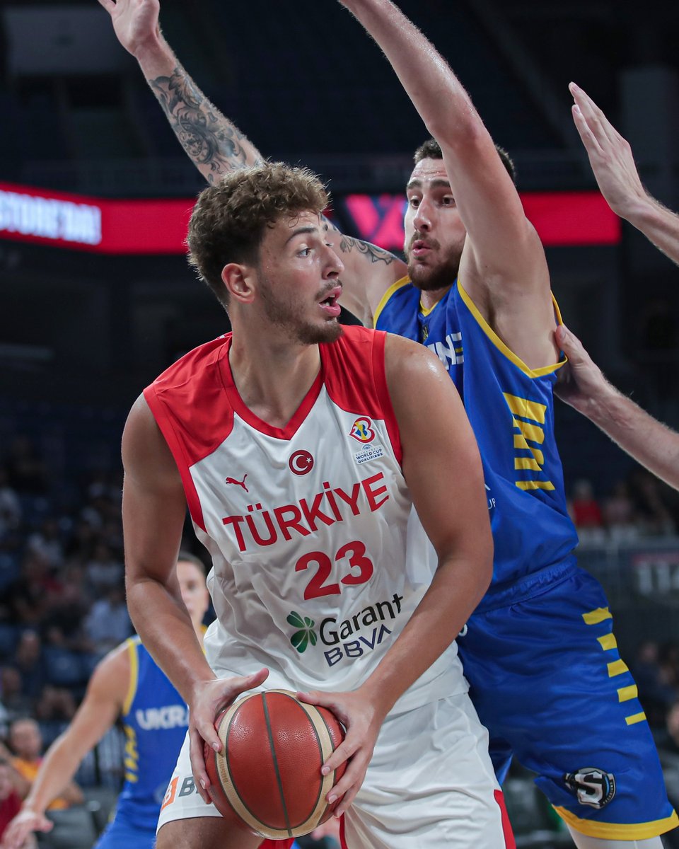 HoustonRockets's tweet photo. our guy @alperennsengun getting it done overseas!

📊 15PTS 3REB 

📸 @TBF https://t.co/hNGS55LP3u