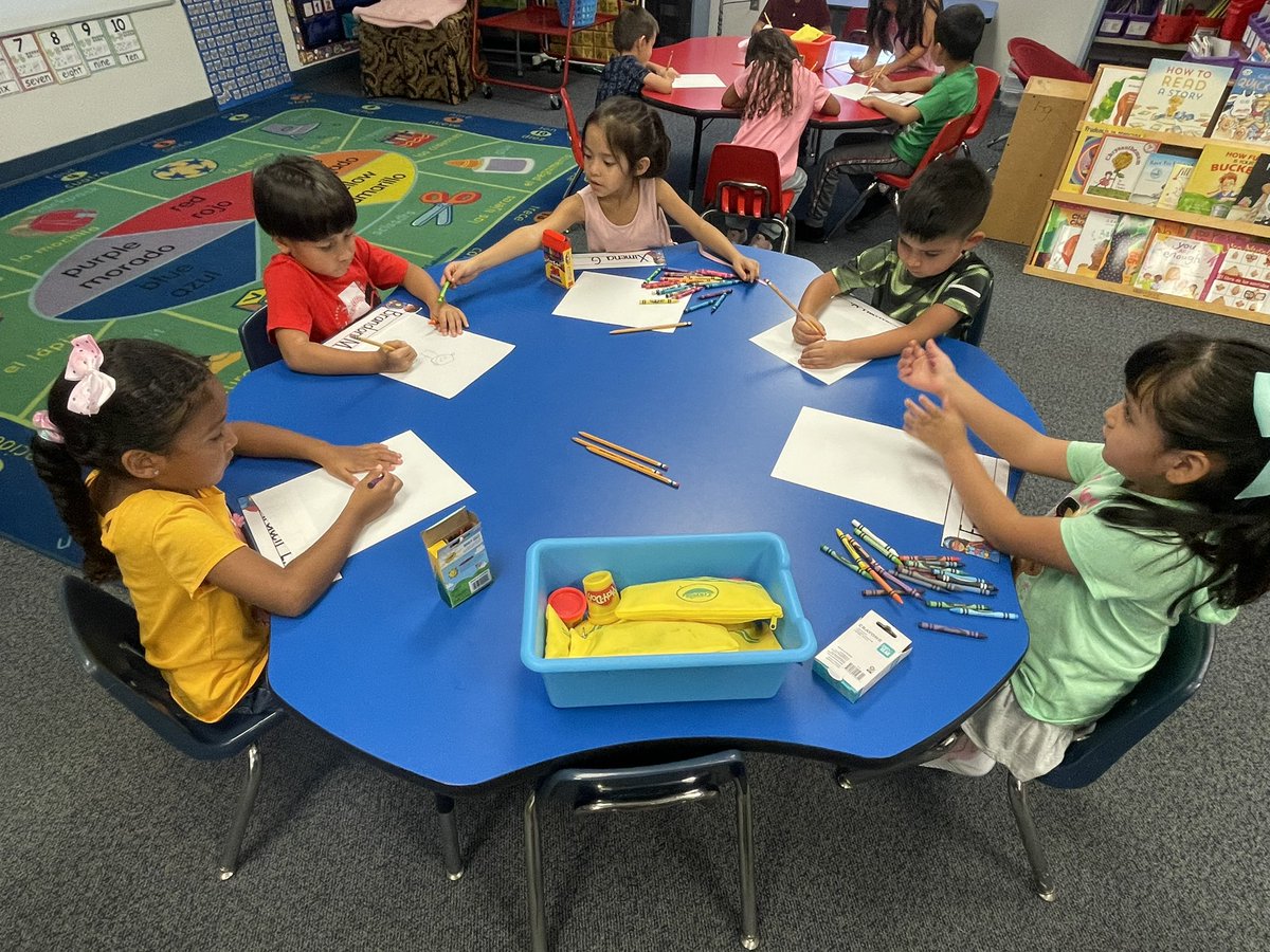 Mayra_Rdz87's tweet photo. Happy First Day of Kinder! #lifeinkinder #limitless #alwaysapanther https://t.co/p4cOSVmhDb
