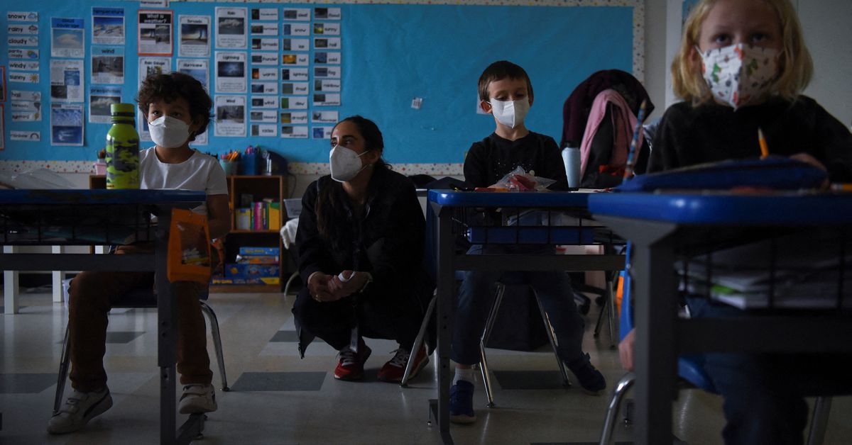 Reuters's tweet image. U.S. CDC no longer recommends students quarantine for COVID-19 exposure reut.rs/3ddooNR