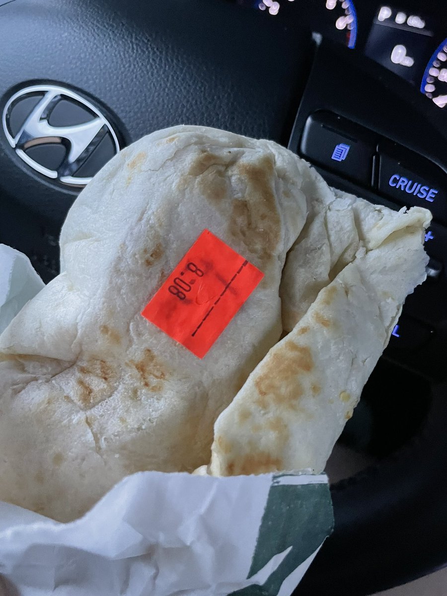 abigailfred_'s tweet photo. @Starbucks why 🥲 https://t.co/iqboD7gRij