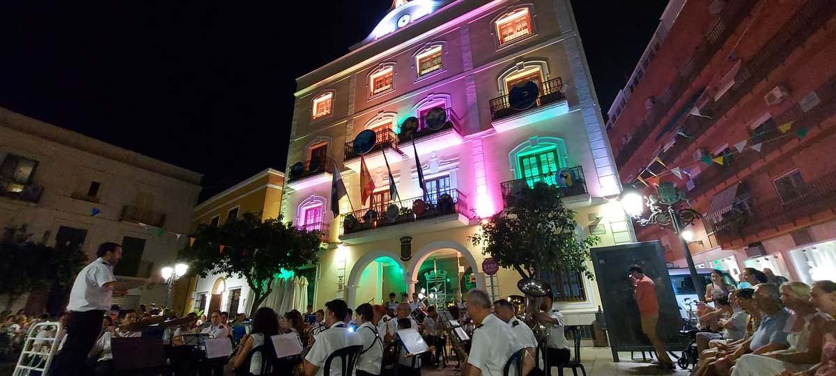 Bmusicalmu's tweet photo. Gracias a todas las personas que han hecho posible este concierto. ALMUÑÉCAR EN FIESTAS. https://t.co/dkBJrwEKCx
