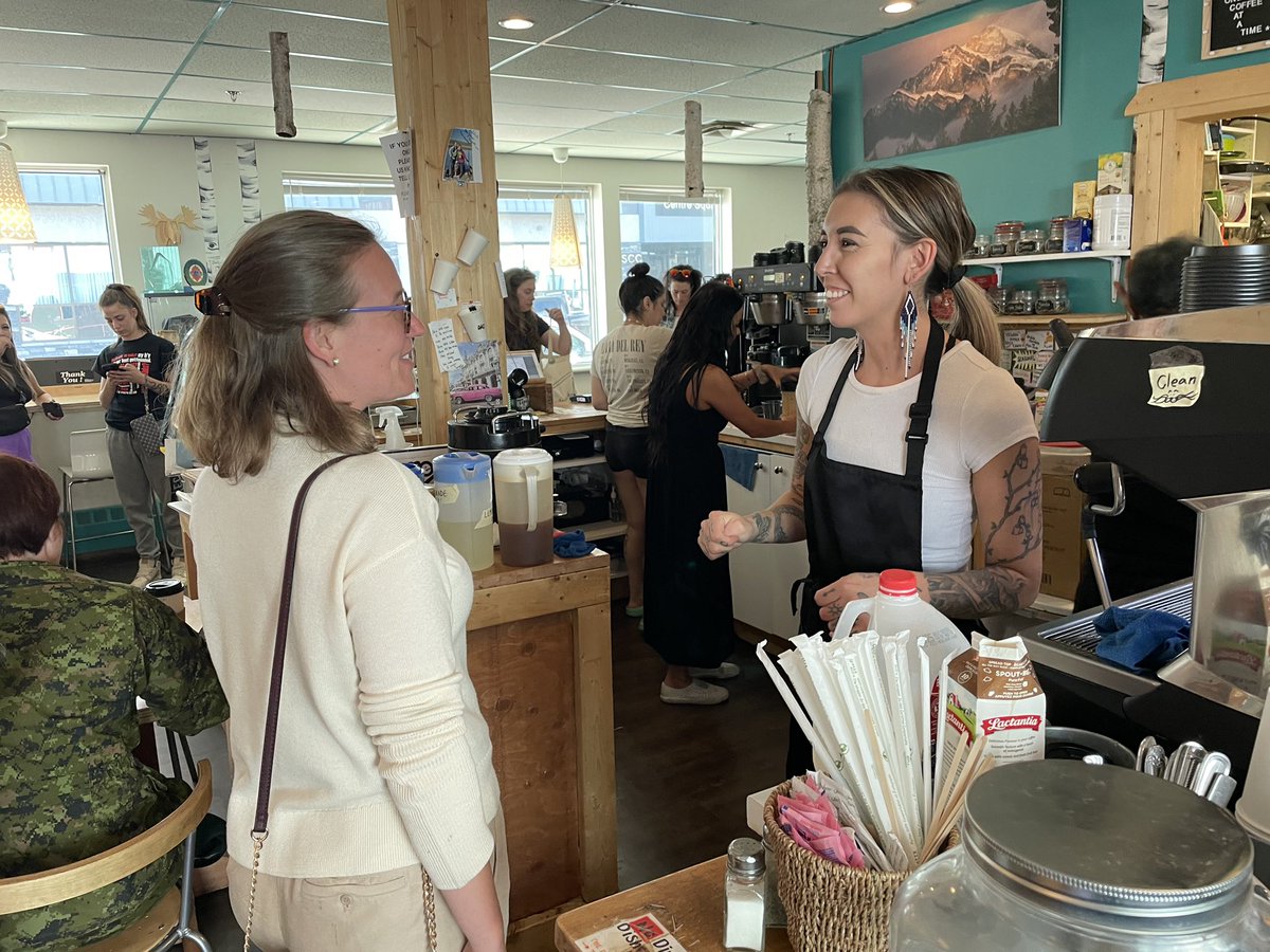 karinagould's tweet image. Small businesses like Birchwood Coffee Kǫ̀ in #Yellowknife help to create vibrant communities.

Thank you to owner Jaweh for chatting with me and for the delicious whitefish tacos!