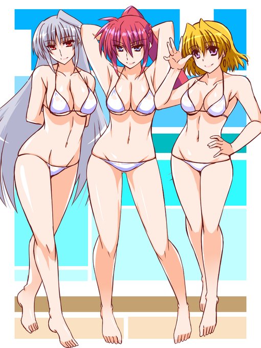 3人白ビキニセット。
透け感白ビキニ、いいと思います^^ 