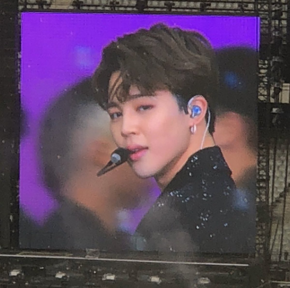 rockstarjmin's tweet photo. all eyes on him https://t.co/P2uEh1j2n5