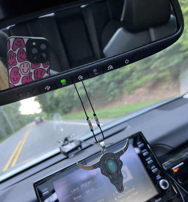 Watch Lucy's leaked NSFW photo on TwXstars